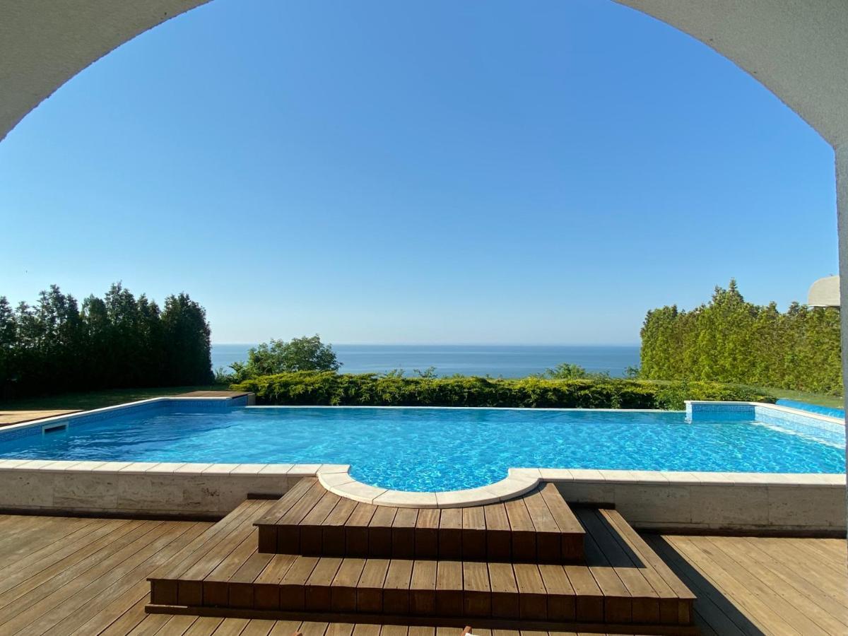 Private Seaview Villa In Blacksearama - 1St Line بالشيك المظهر الخارجي الصورة