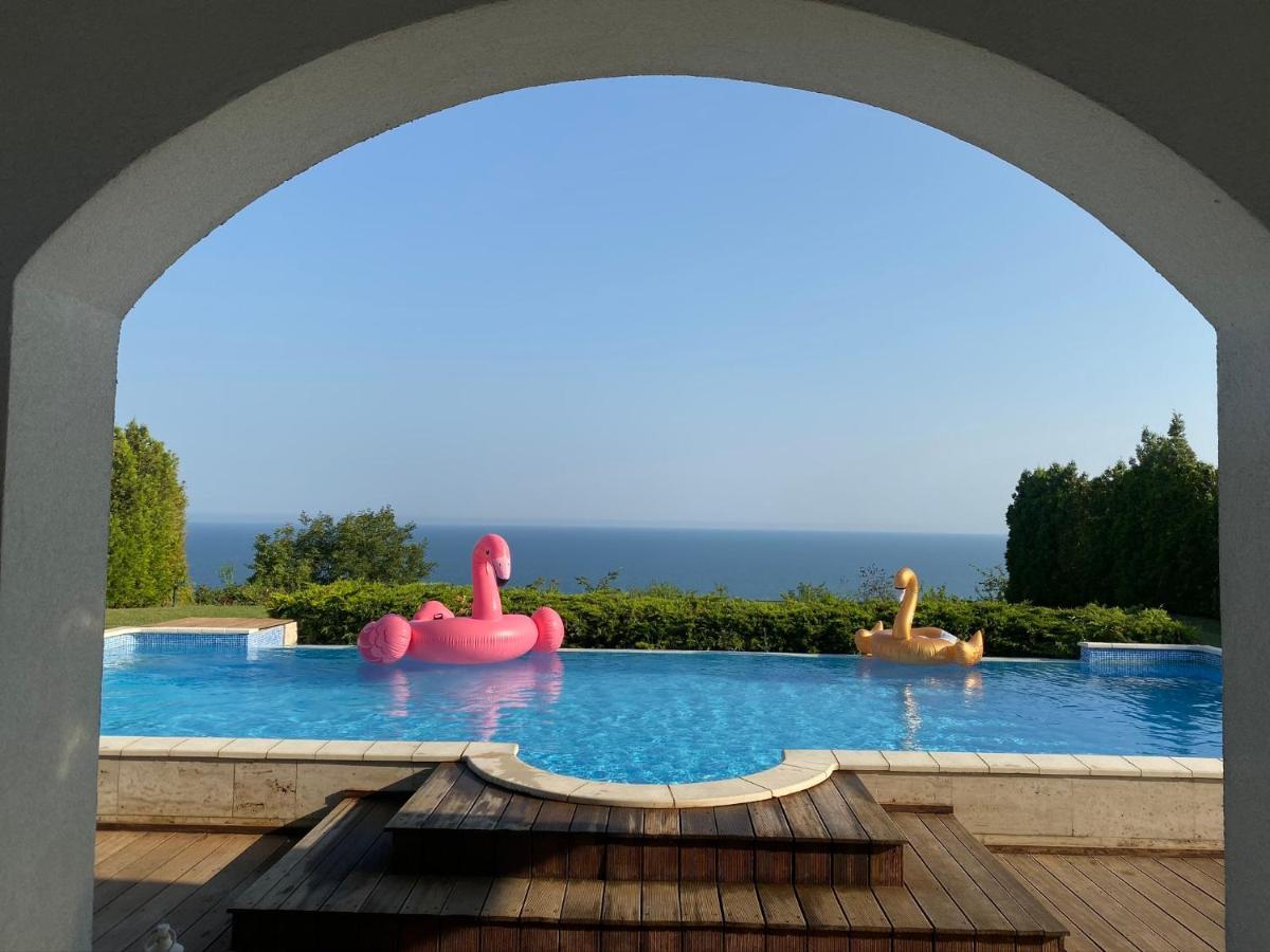 Private Seaview Villa In Blacksearama - 1St Line بالشيك المظهر الخارجي الصورة